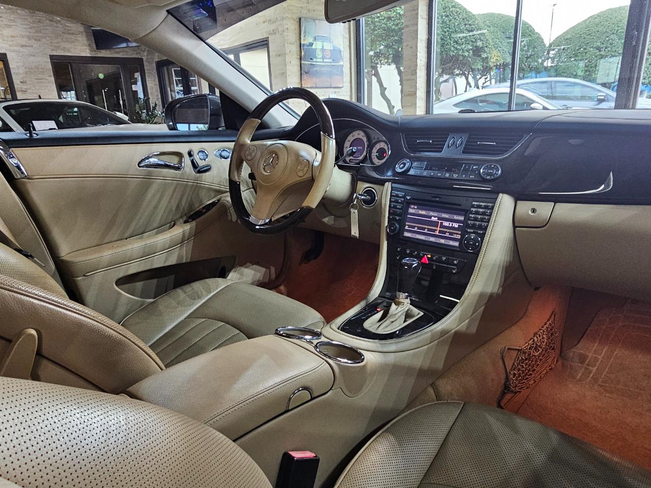 Mercedes-Benz CLS-Class 4dr Sdn 5.5L 2009