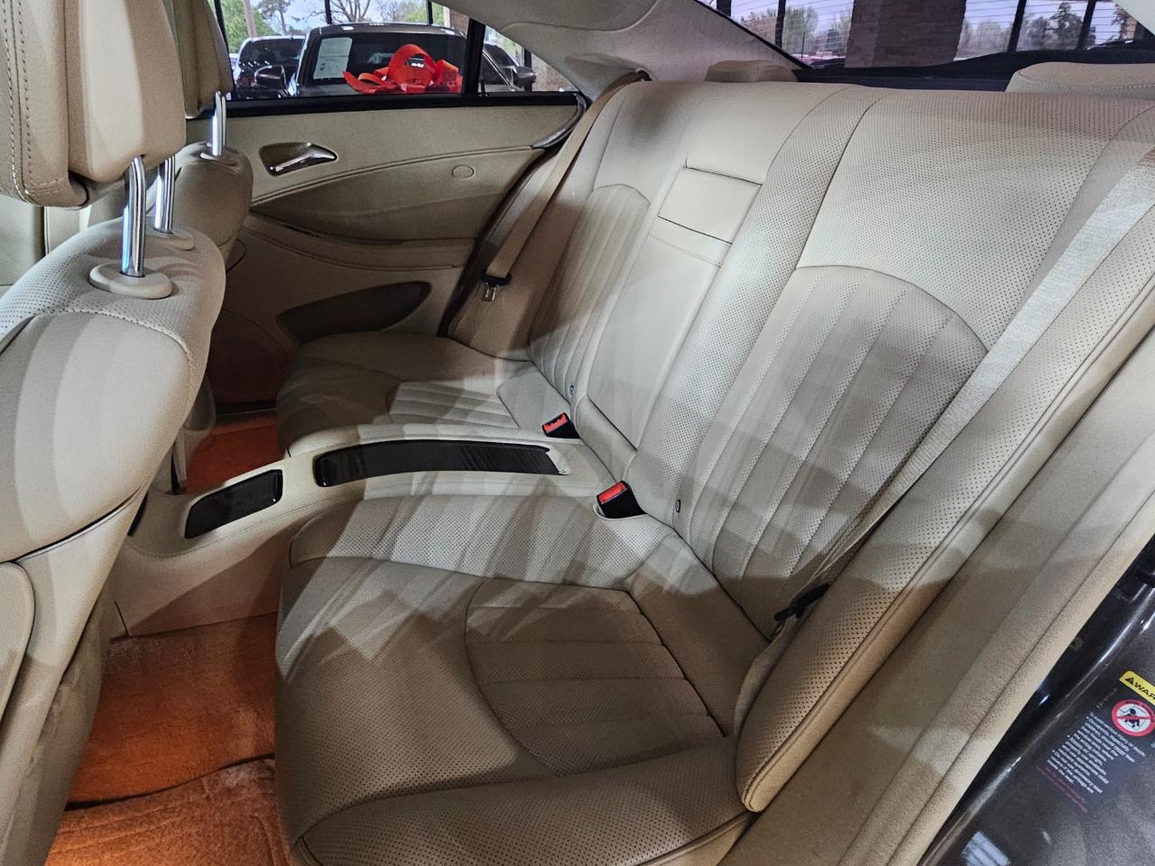 Mercedes-Benz CLS-Class 4dr Sdn 5.5L 2009