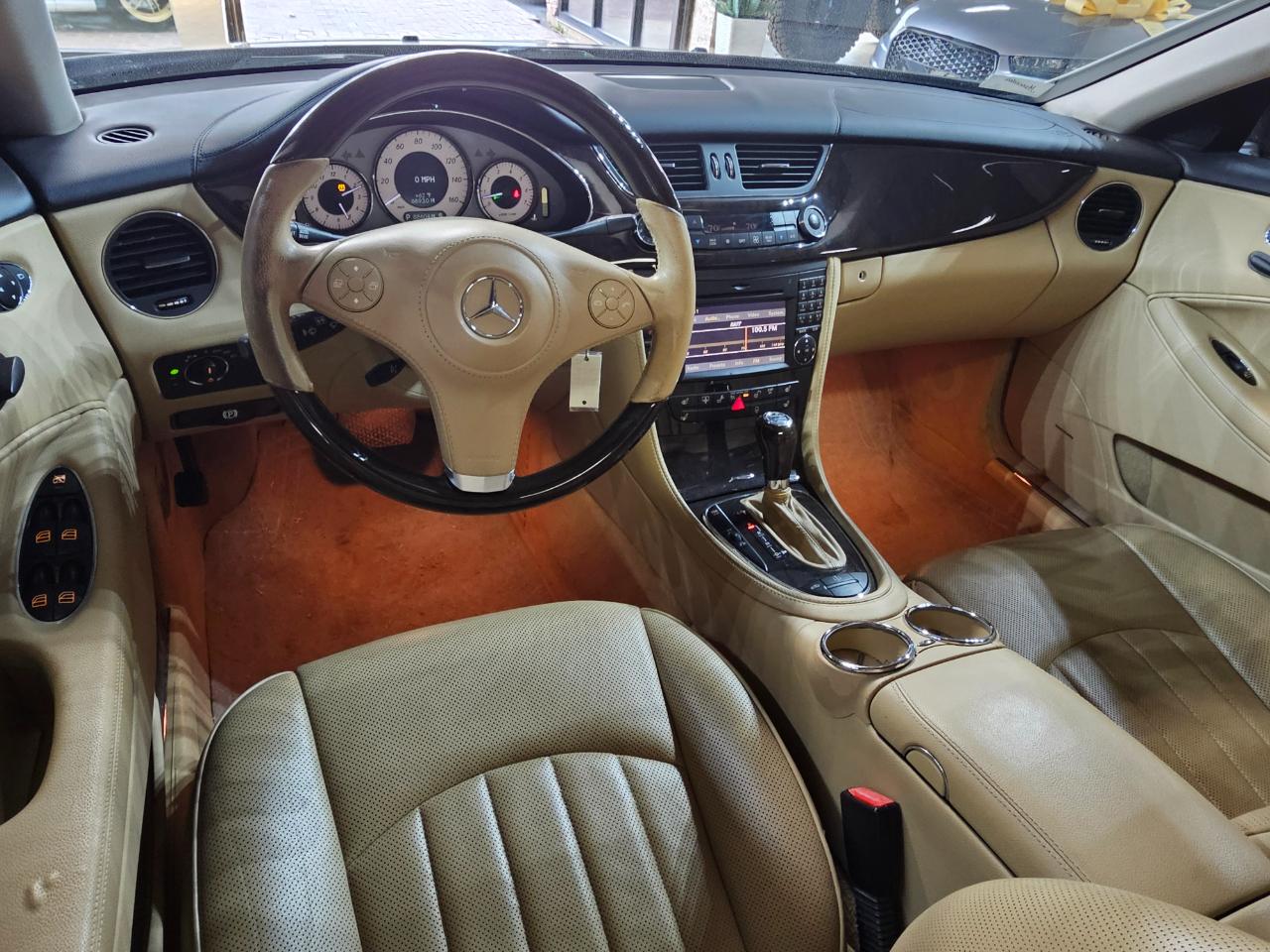 Mercedes-Benz CLS-Class 4dr Sdn 5.5L 2009