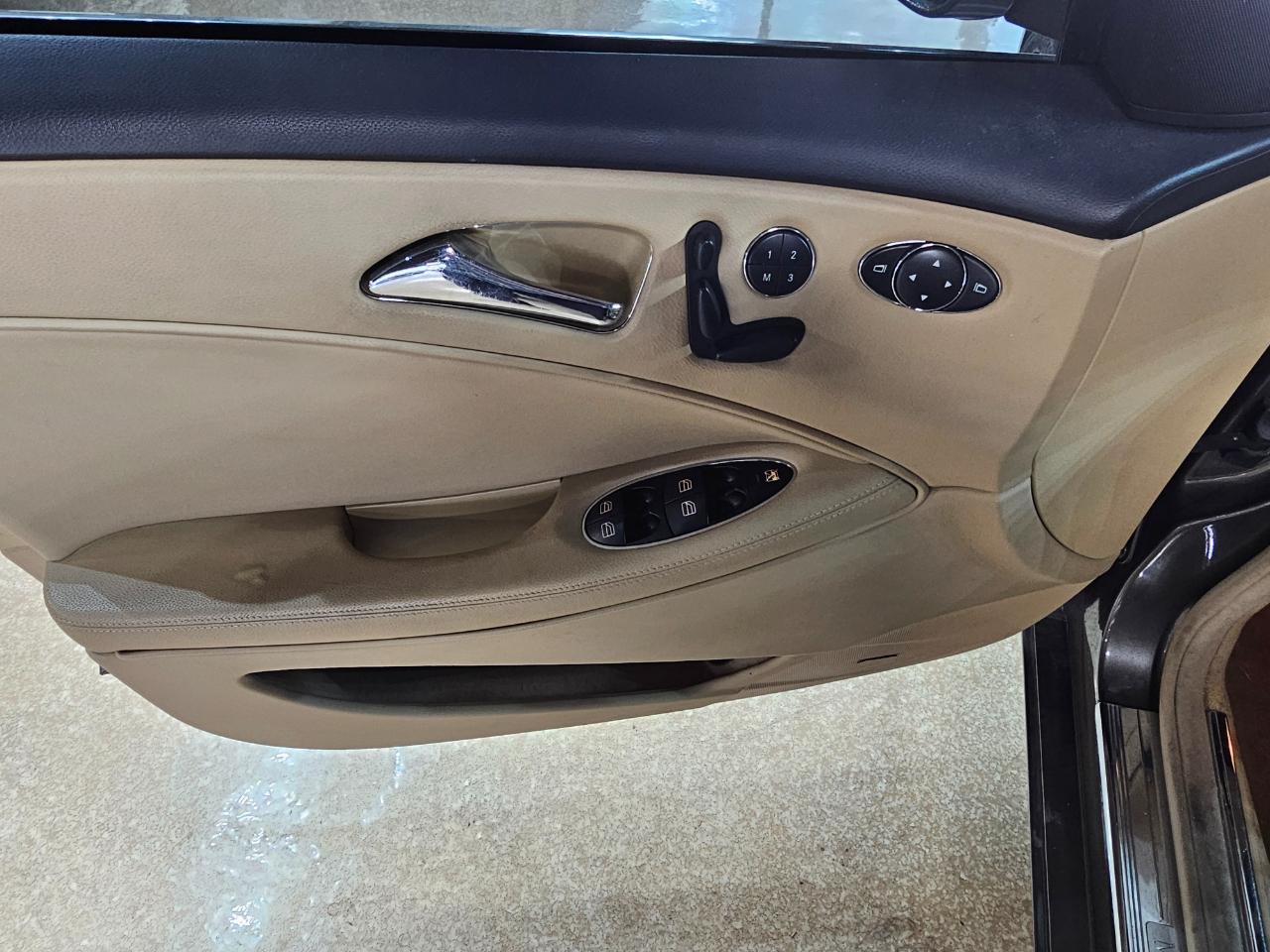 Mercedes-Benz CLS-Class 4dr Sdn 5.5L 2009