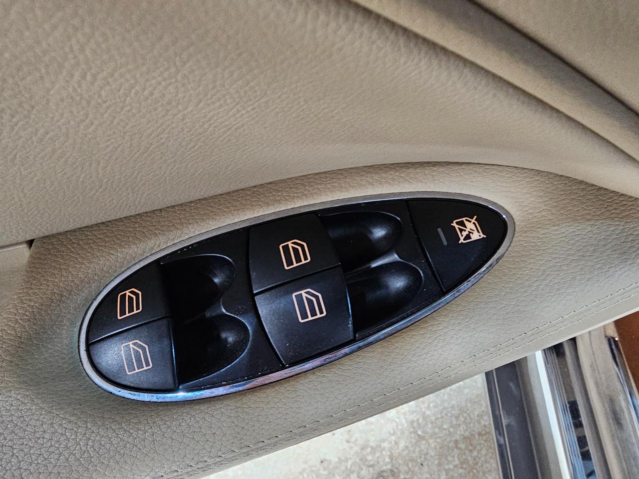 Mercedes-Benz CLS-Class 4dr Sdn 5.5L 2009