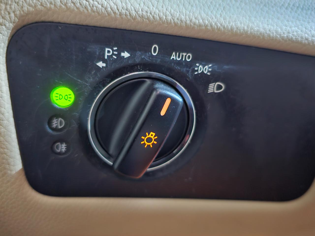 Mercedes-Benz CLS-Class 4dr Sdn 5.5L 2009