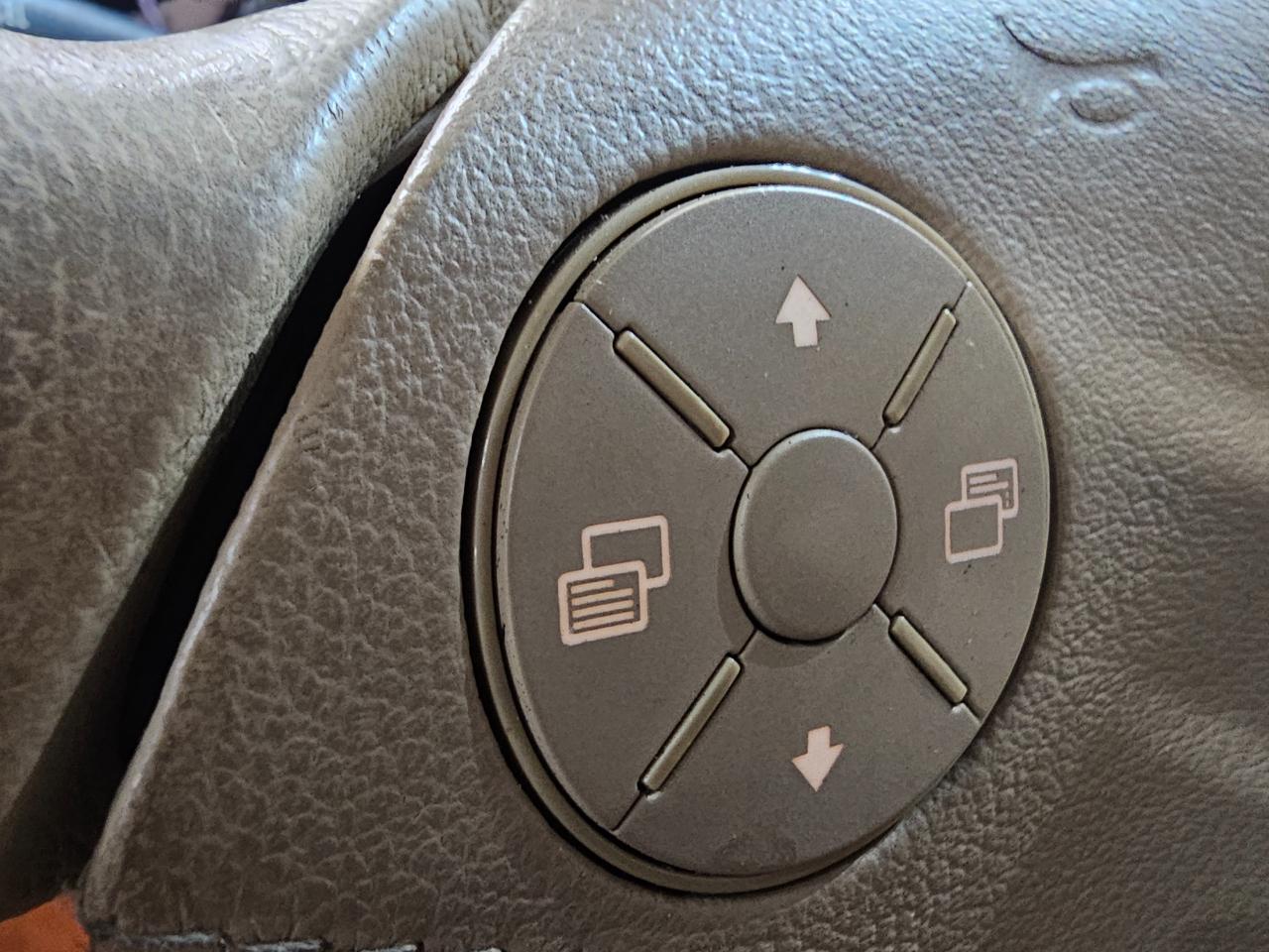 Mercedes-Benz CLS-Class 4dr Sdn 5.5L 2009