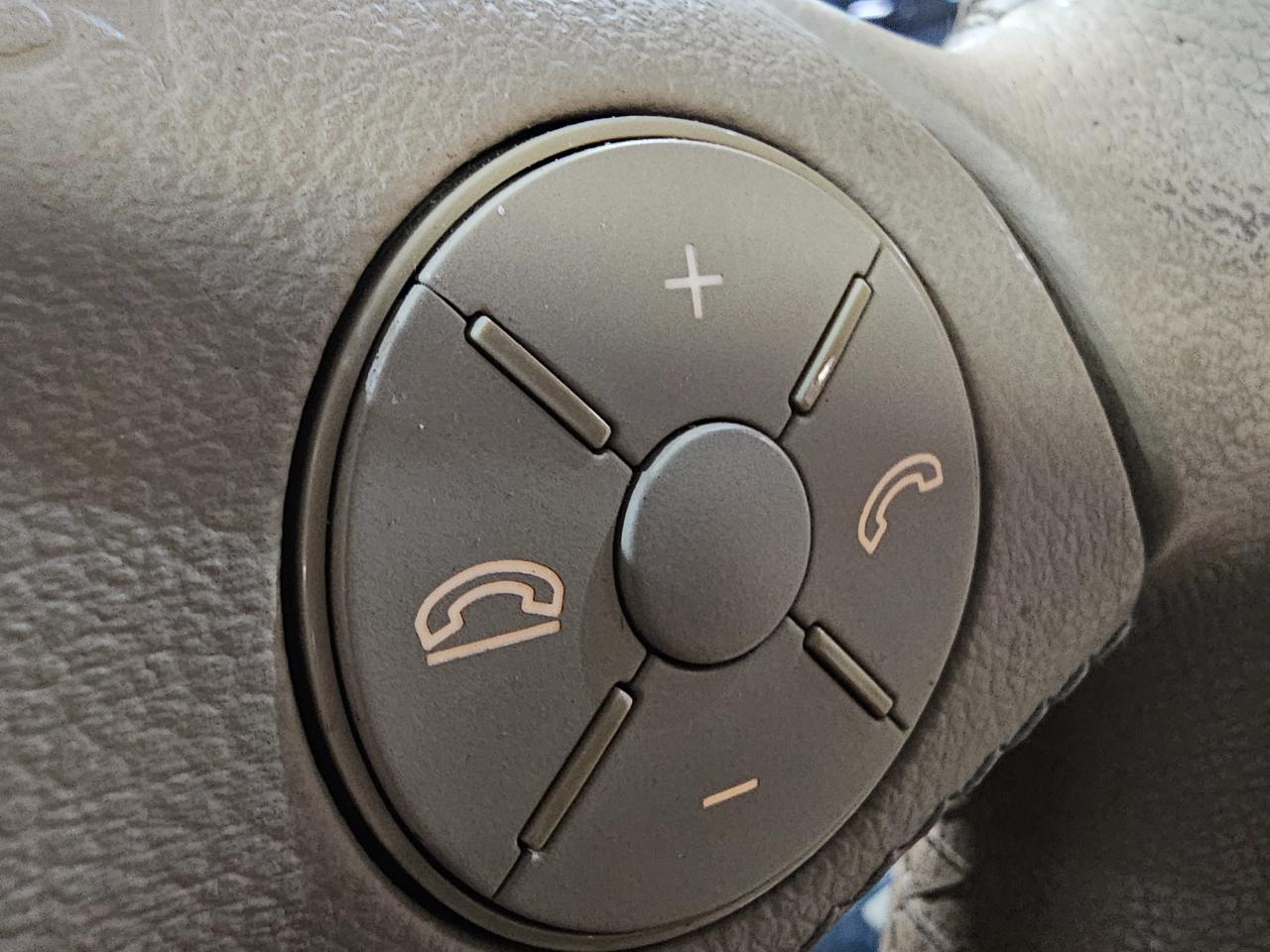 Mercedes-Benz CLS-Class 4dr Sdn 5.5L 2009