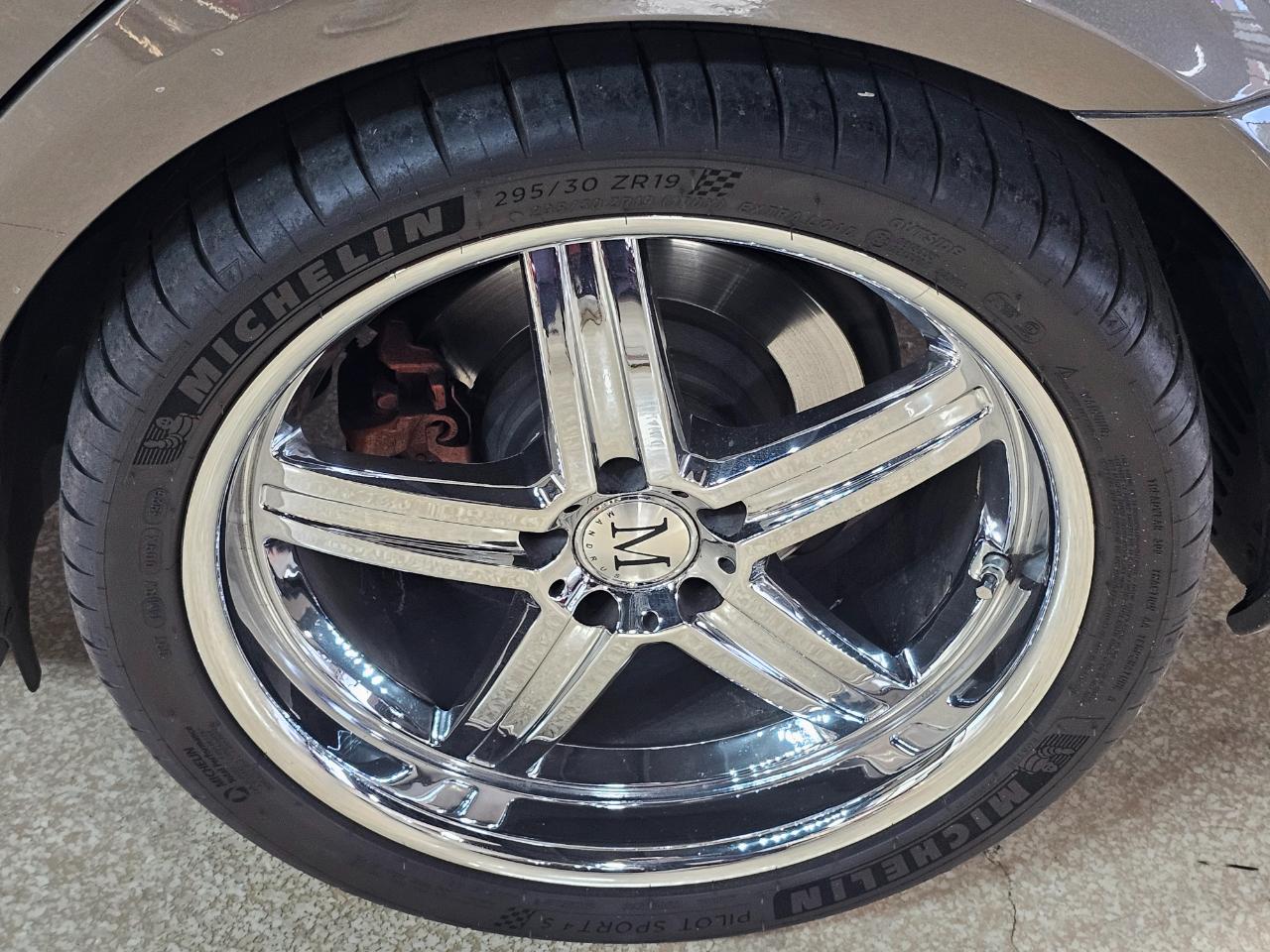 Mercedes-Benz CLS-Class 4dr Sdn 5.5L 2009