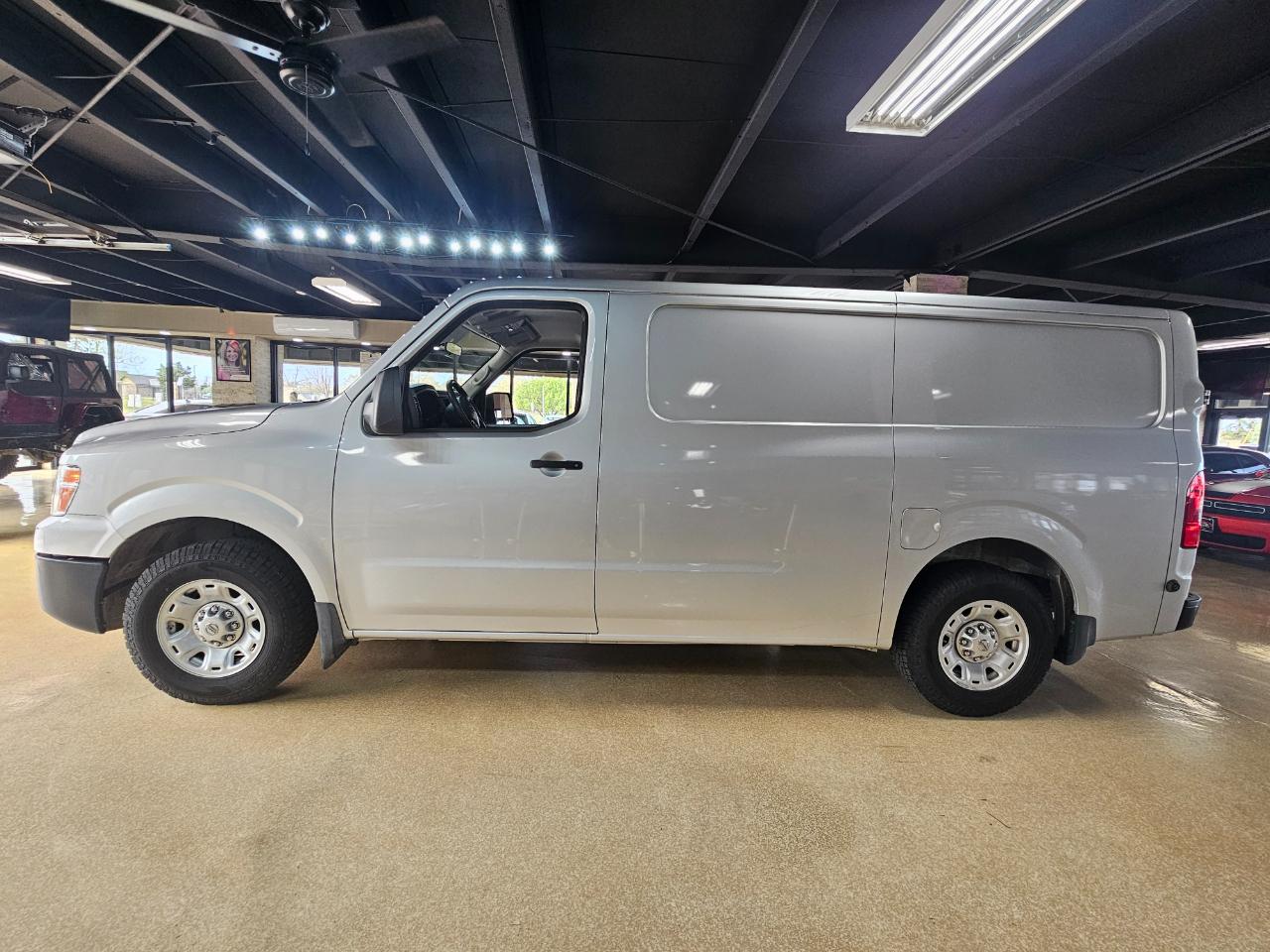 Nissan NV Cargo NV1500 Standard Roof V6 SV 2017