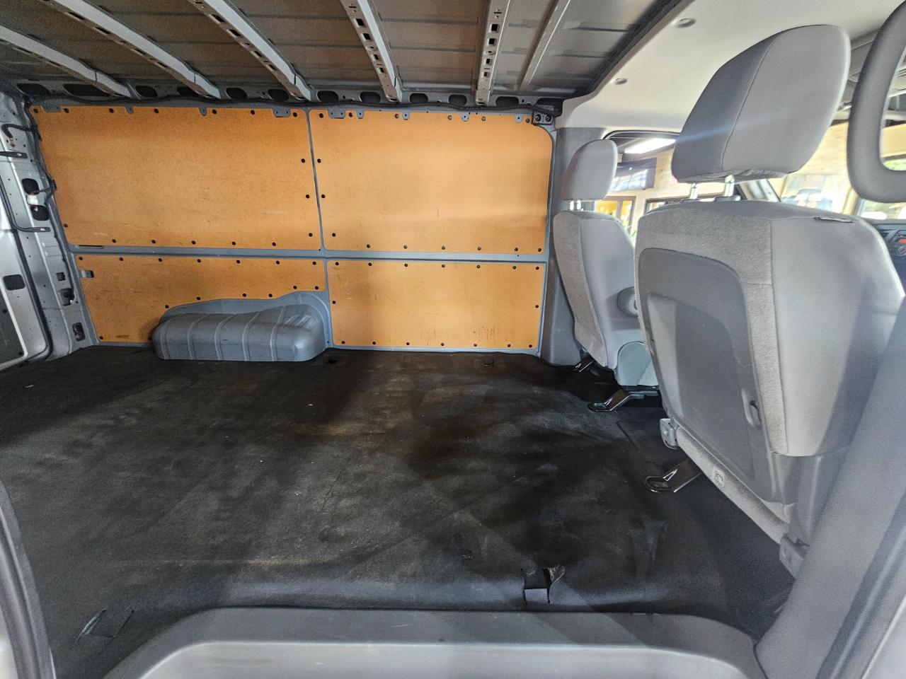 Nissan NV Cargo NV1500 Standard Roof V6 SV 2017