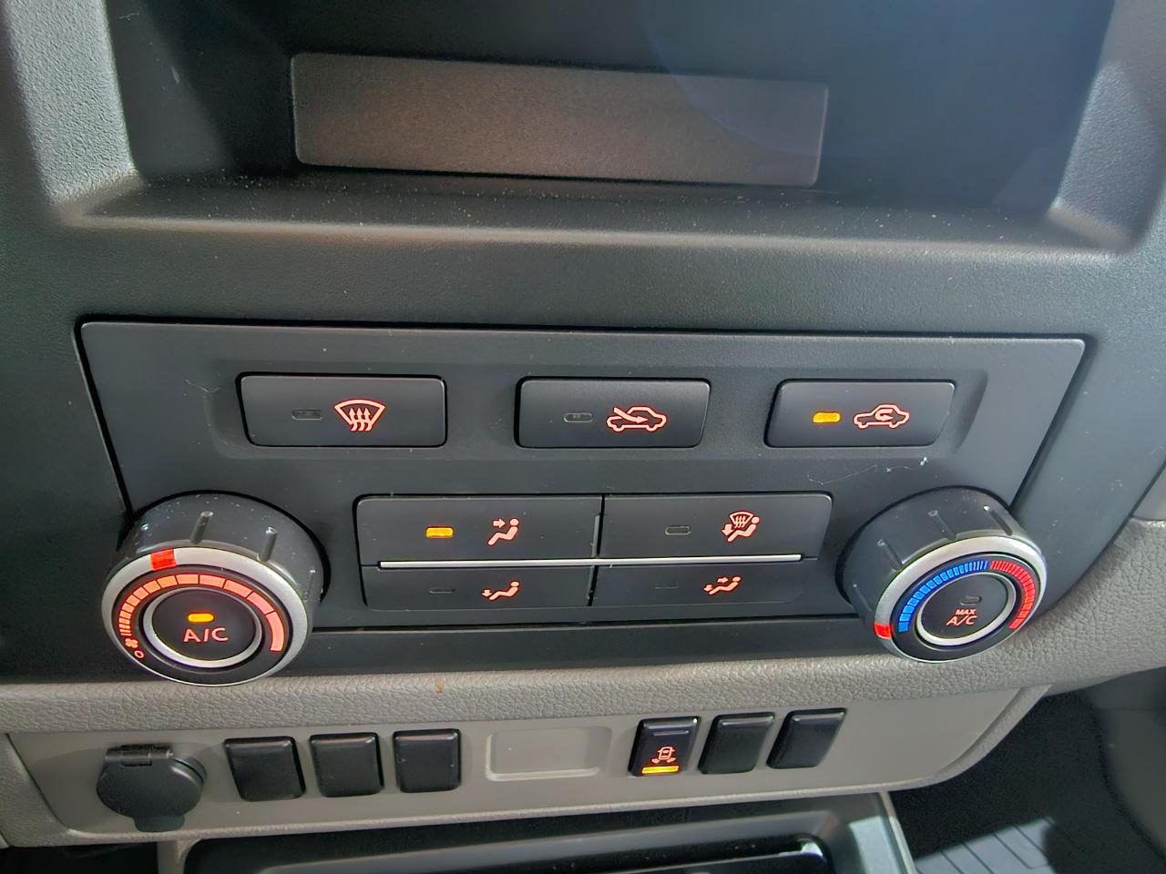 Nissan NV Cargo NV1500 Standard Roof V6 SV 2017