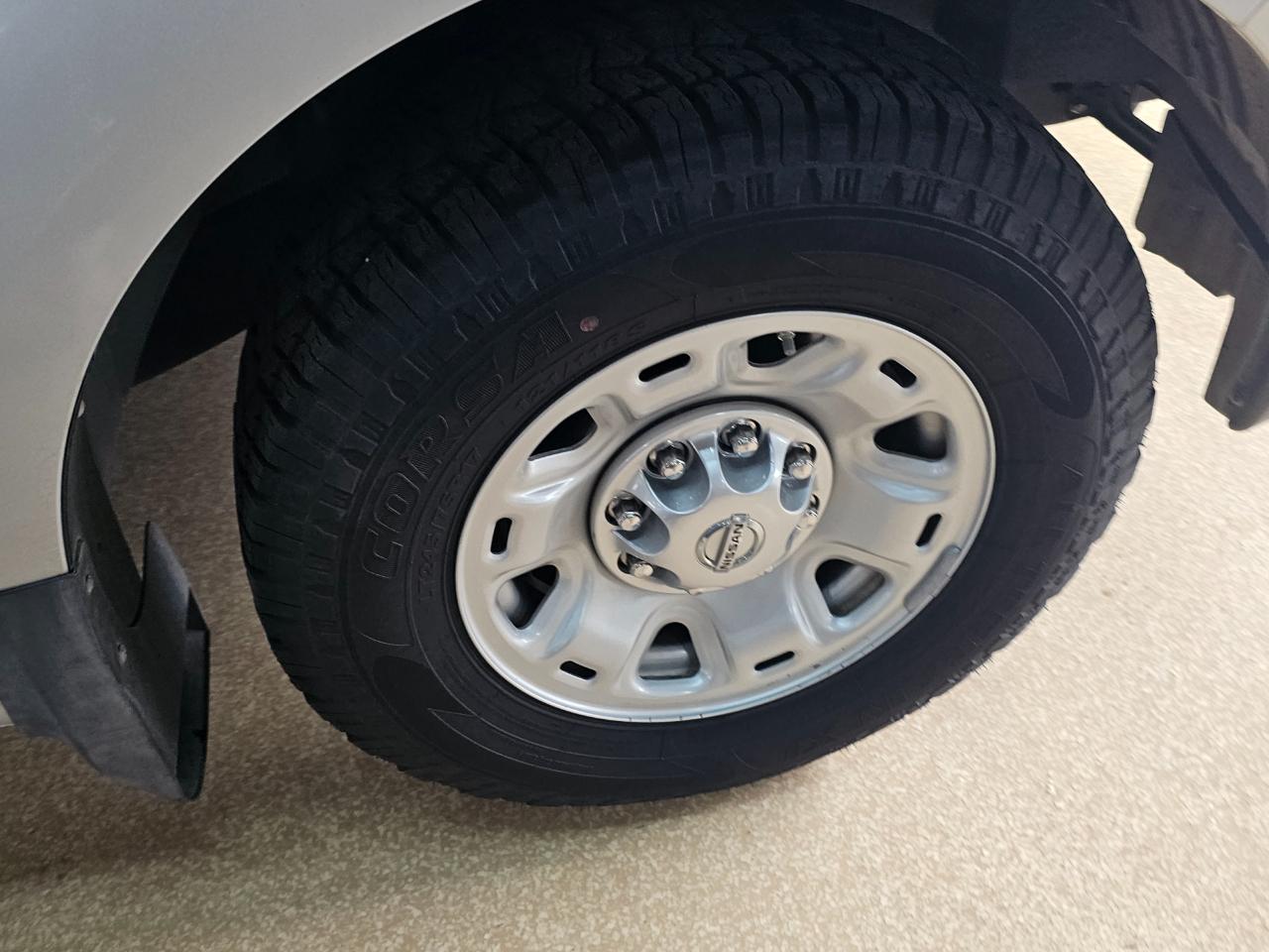 Nissan NV Cargo NV1500 Standard Roof V6 SV 2017