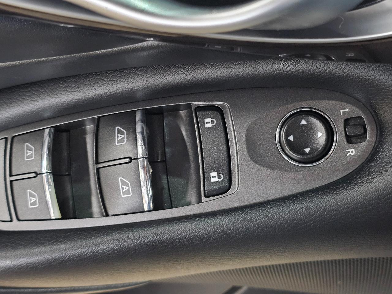 Infiniti Q50 4dr Sdn Sport RWD 2015