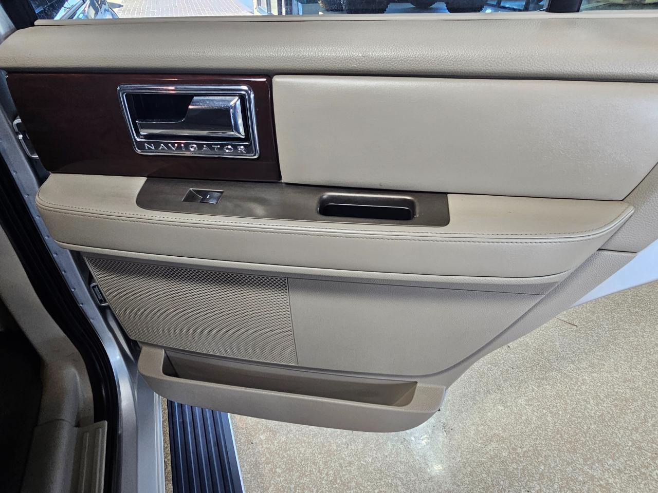 Lincoln Navigator 4WD 4dr 2014