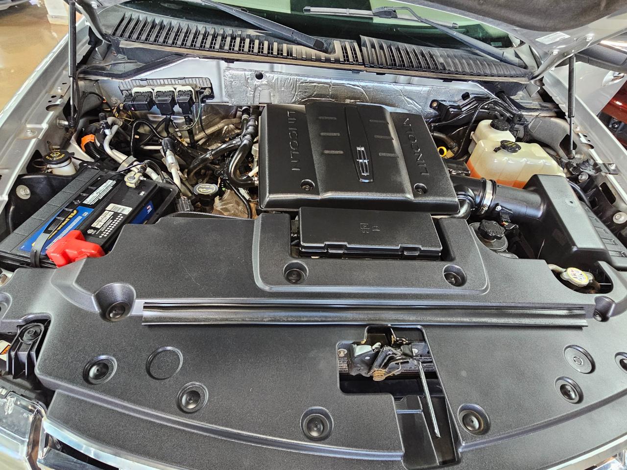 Lincoln Navigator 4WD 4dr 2014