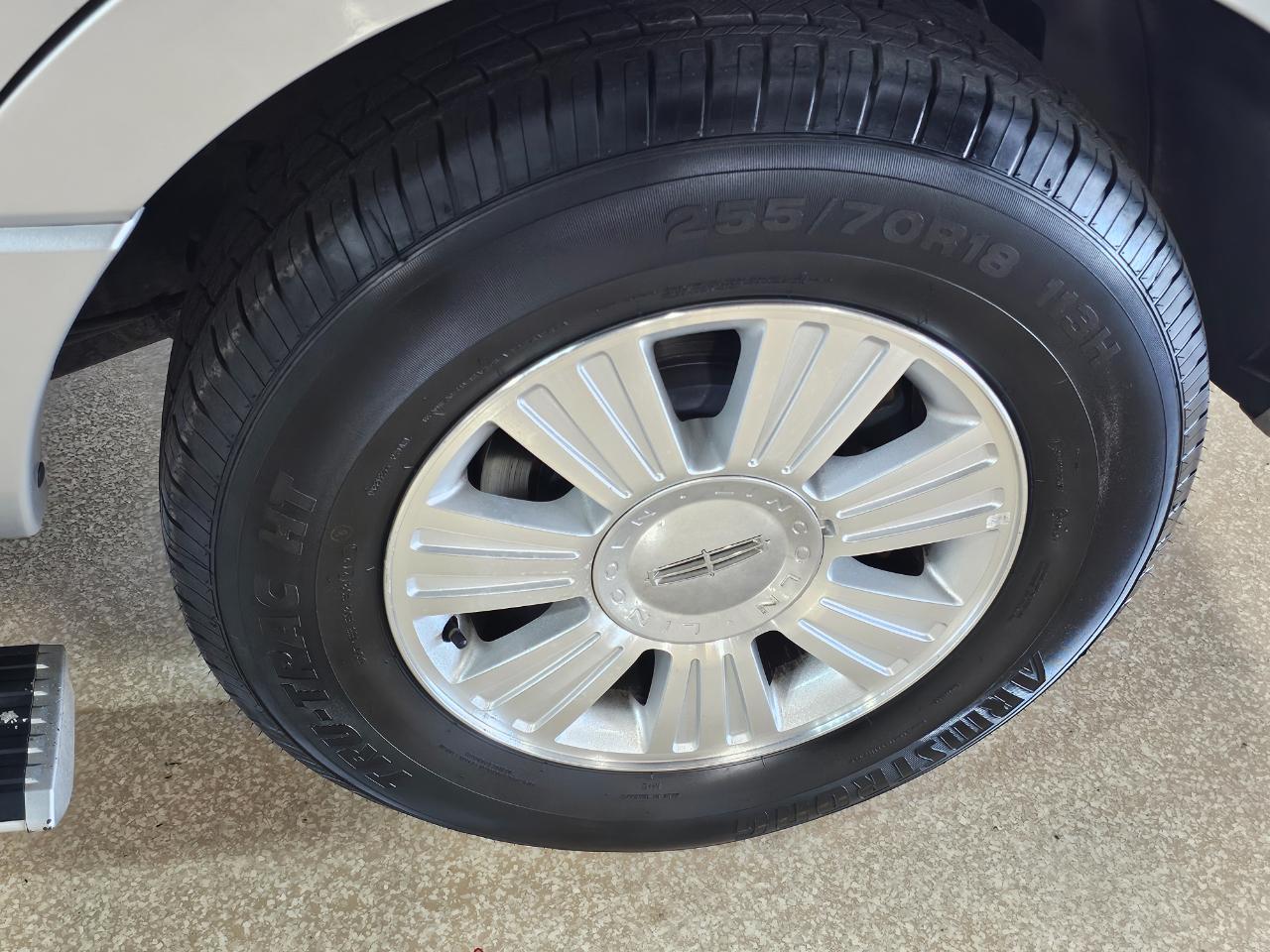 Lincoln Navigator 4WD 4dr 2014