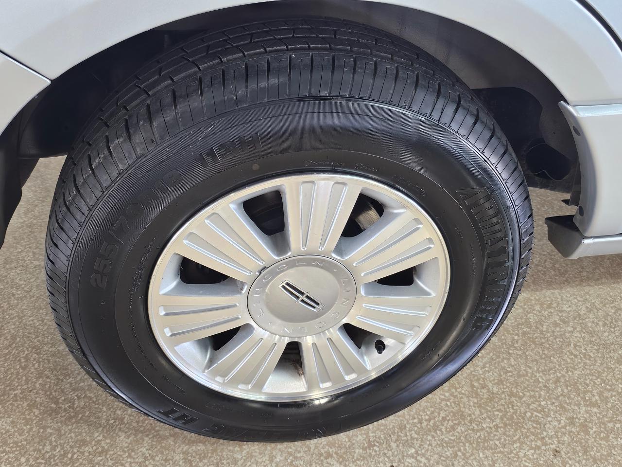 Lincoln Navigator 4WD 4dr 2014