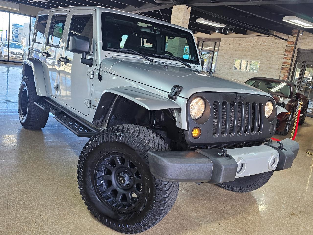 Jeep Wrangler Unlimited 4WD 4dr Sahara 2012