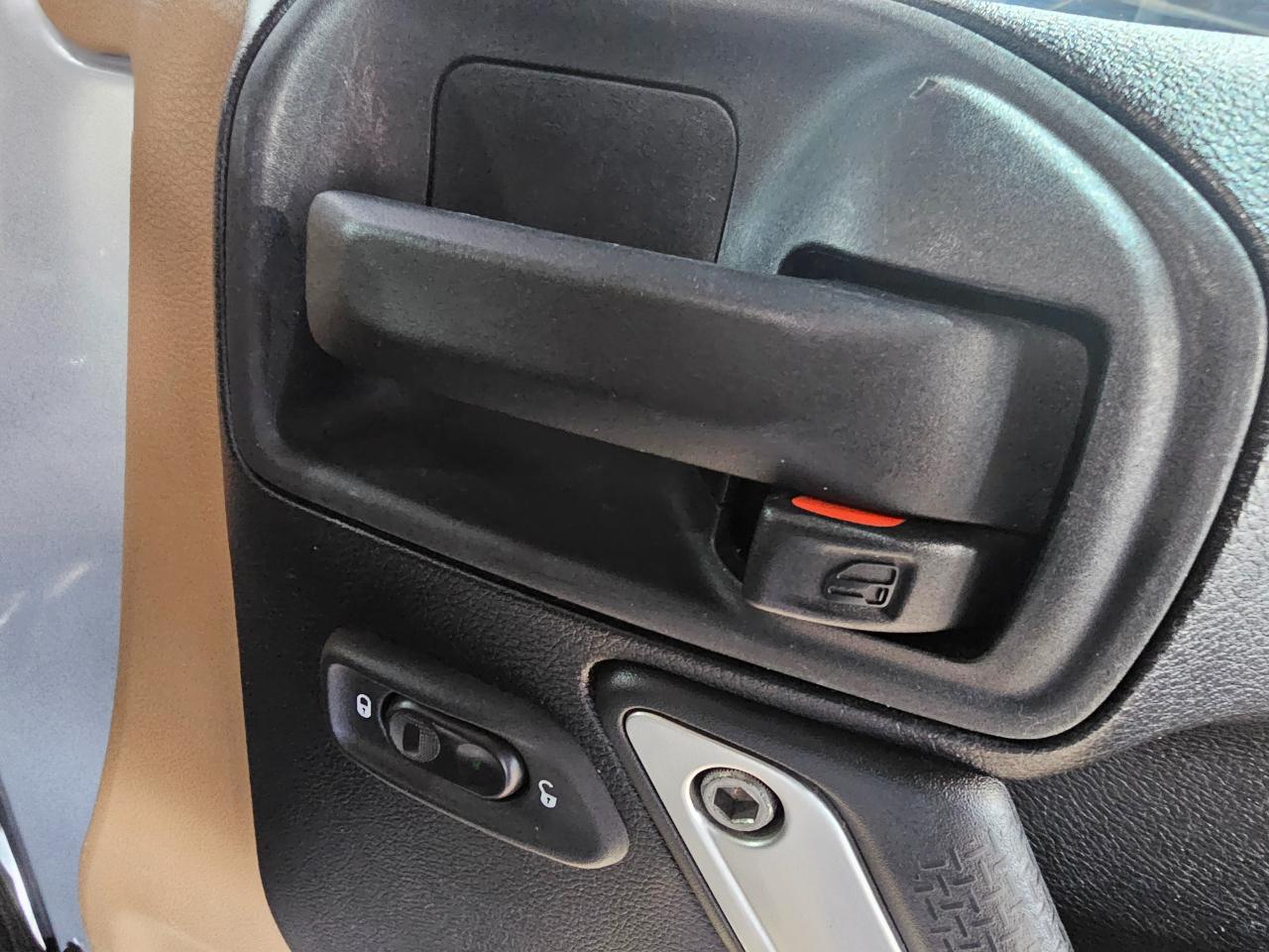 Jeep Wrangler Unlimited 4WD 4dr Sahara 2012