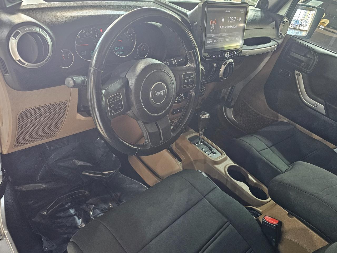 Jeep Wrangler Unlimited 4WD 4dr Sahara 2012