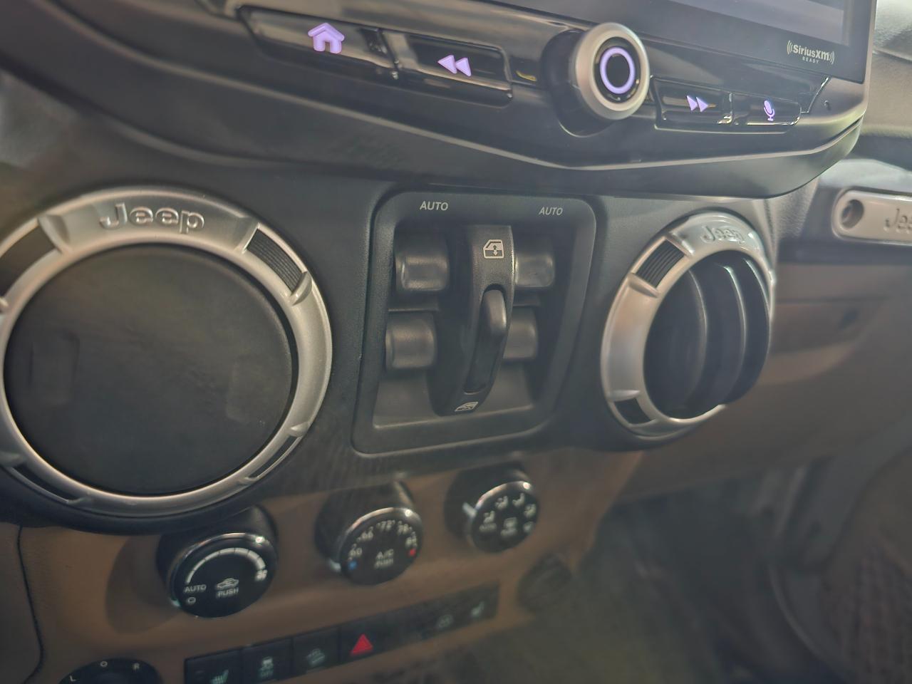 Jeep Wrangler Unlimited 4WD 4dr Sahara 2012