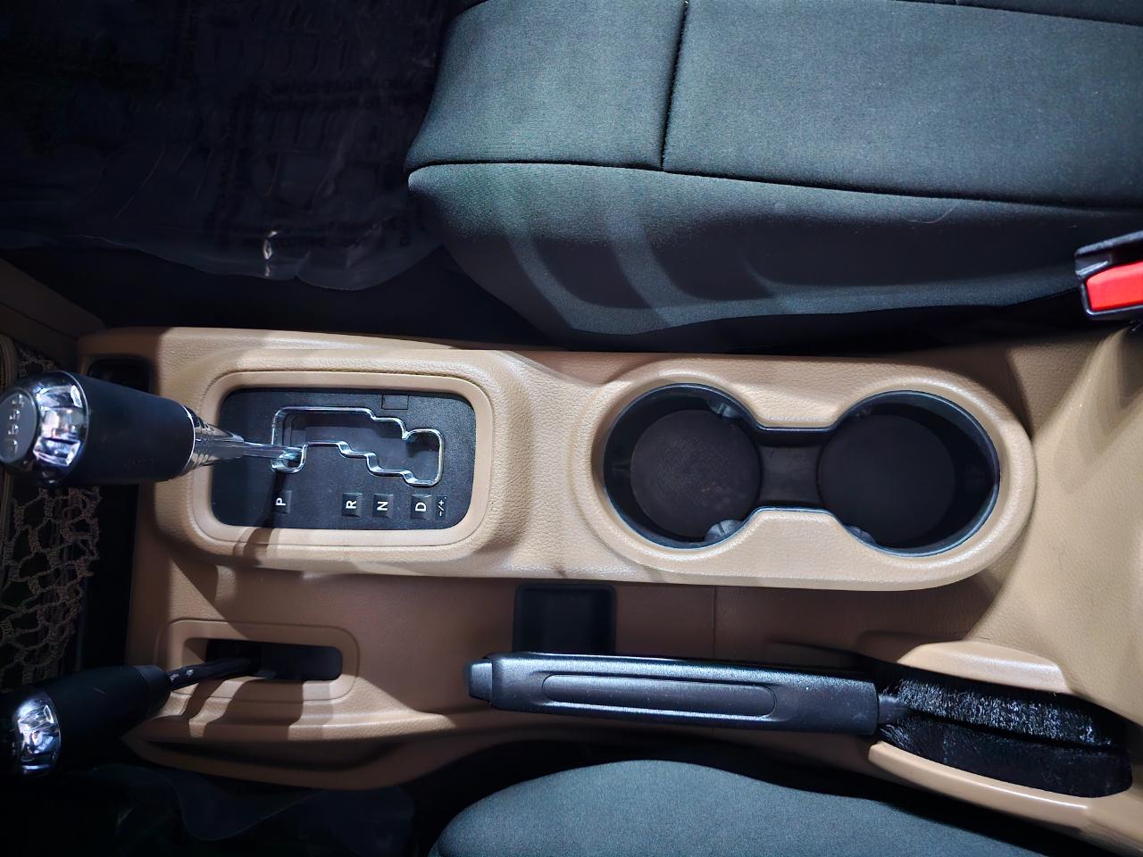 Jeep Wrangler Unlimited 4WD 4dr Sahara 2012