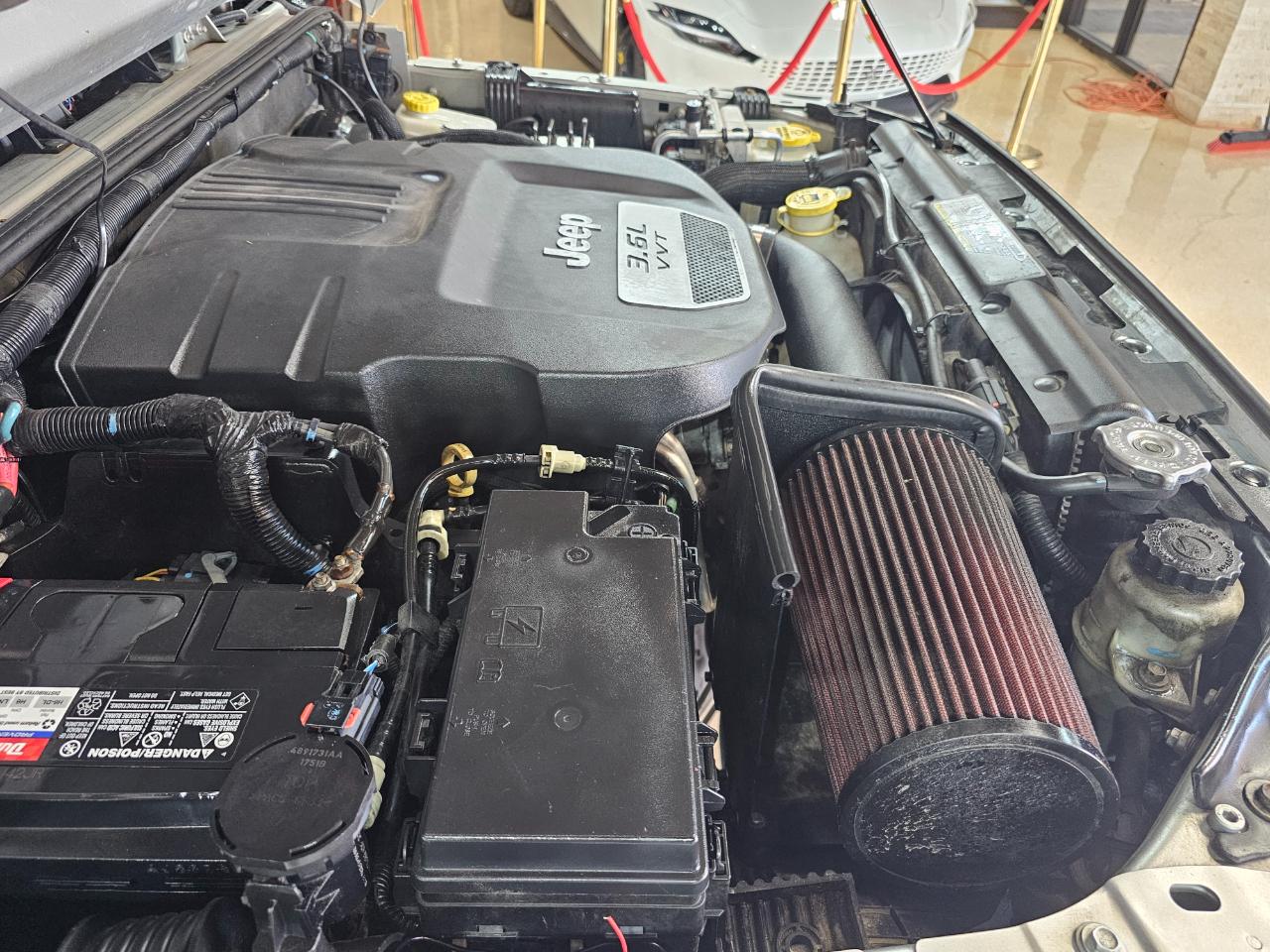 Jeep Wrangler Unlimited 4WD 4dr Sahara 2012