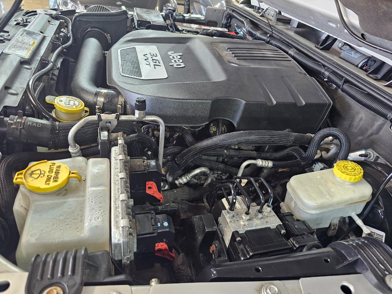 Jeep Wrangler Unlimited 4WD 4dr Sahara 2012