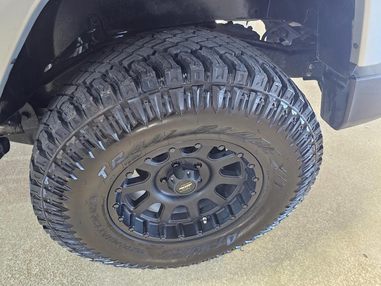 Jeep Wrangler Unlimited 4WD 4dr Sahara 2012