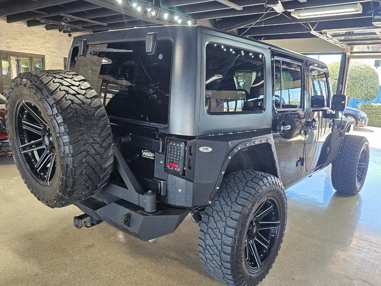 Jeep Wrangler Unlimited 4WD 4dr Sahara 2016