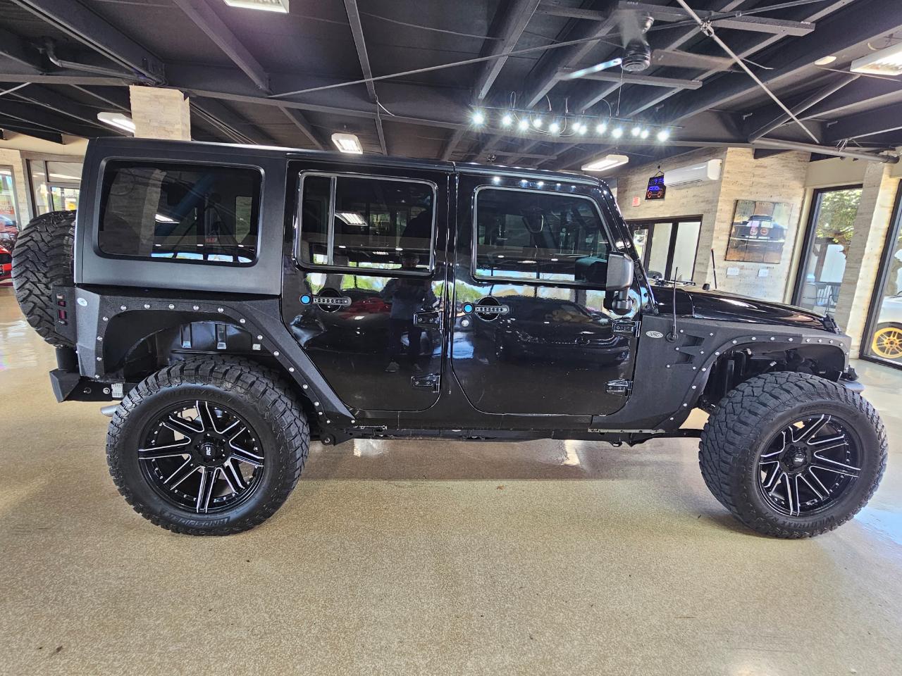 Jeep Wrangler Unlimited 4WD 4dr Sahara 2016