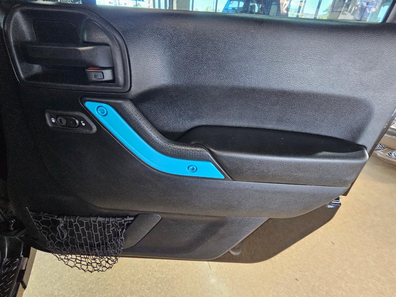 Jeep Wrangler Unlimited 4WD 4dr Sahara 2016