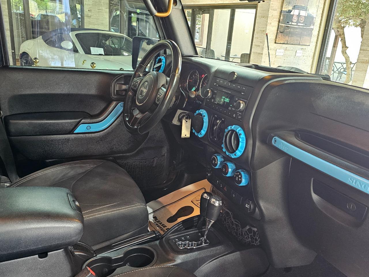 Jeep Wrangler Unlimited 4WD 4dr Sahara 2016