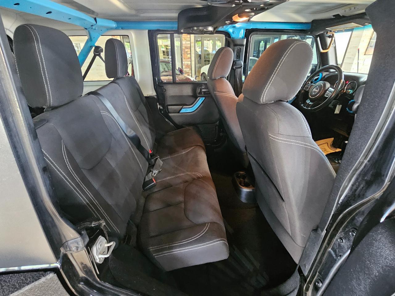 Jeep Wrangler Unlimited 4WD 4dr Sahara 2016