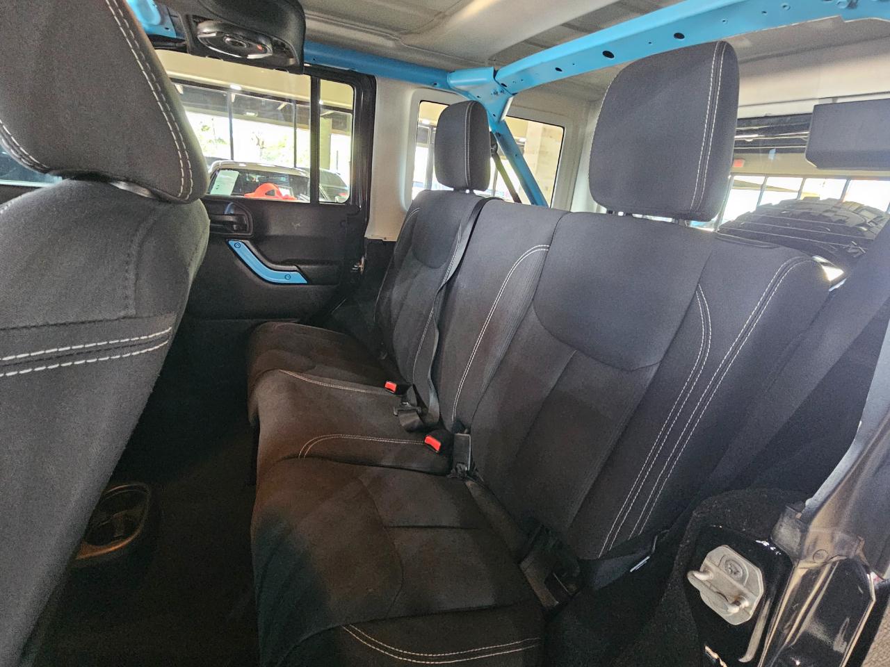 Jeep Wrangler Unlimited 4WD 4dr Sahara 2016