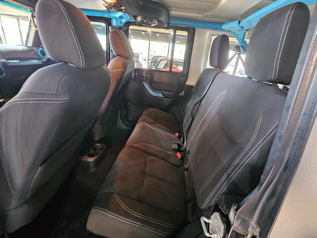 Jeep Wrangler Unlimited 4WD 4dr Sahara 2016