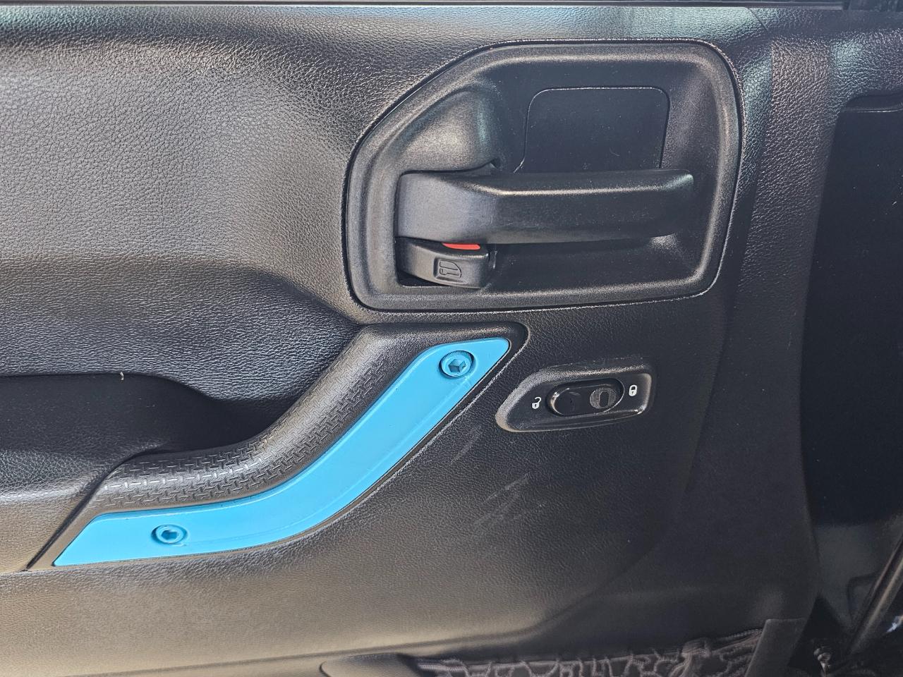 Jeep Wrangler Unlimited 4WD 4dr Sahara 2016