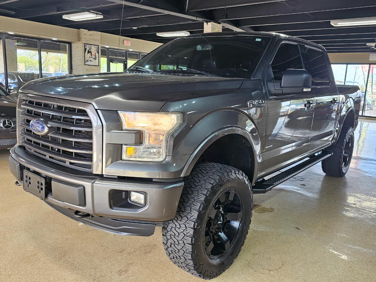 Ford F-150 4WD SuperCrew 145" XLT 2015