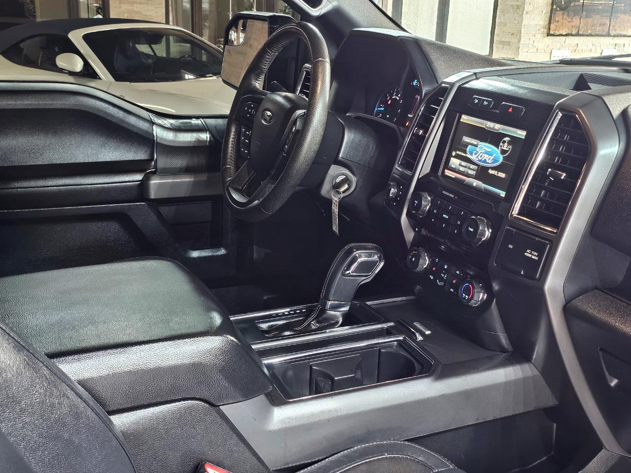 Ford F-150 4WD SuperCrew 145" XLT 2015