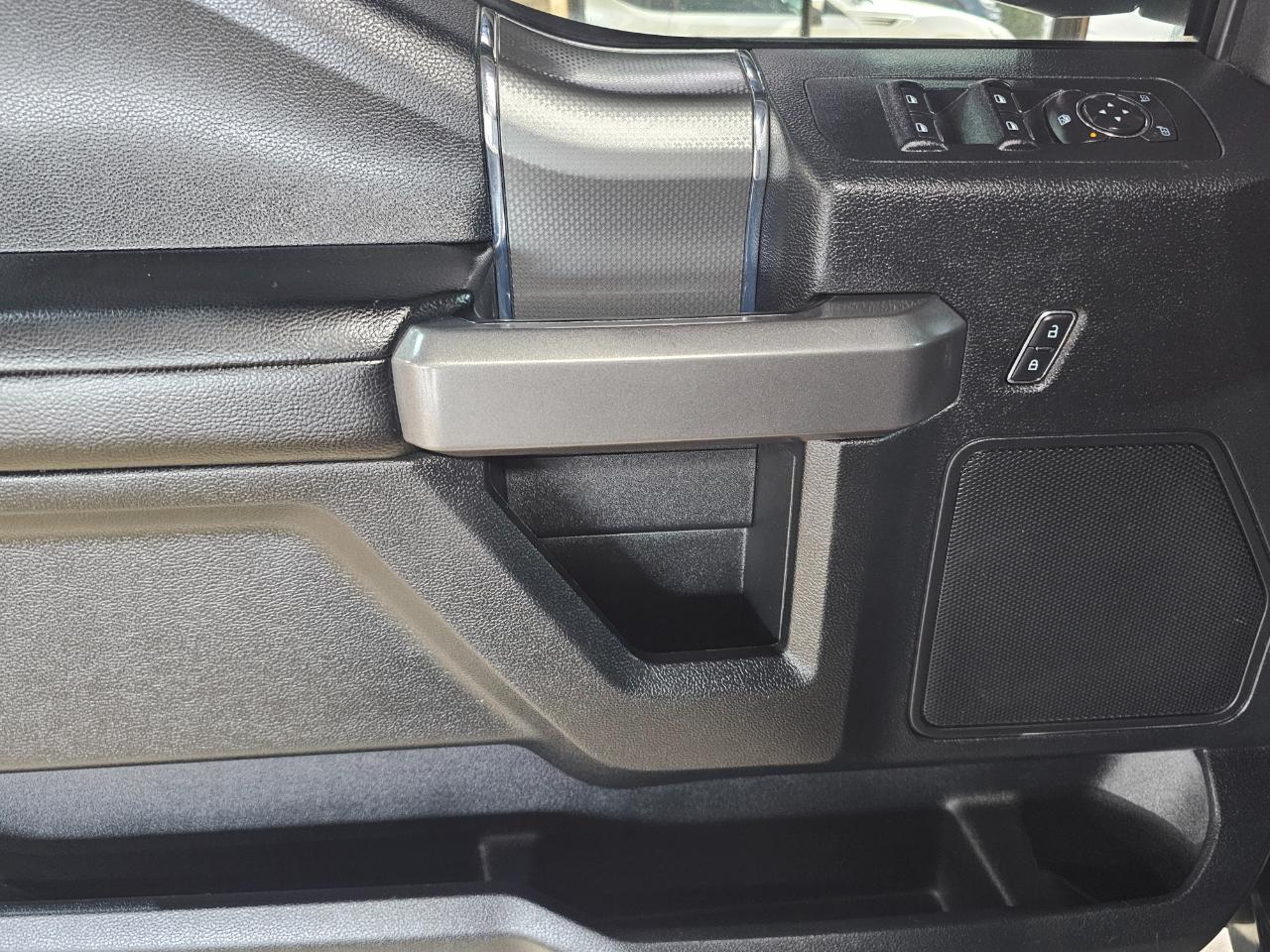 Ford F-150 4WD SuperCrew 145" XLT 2015