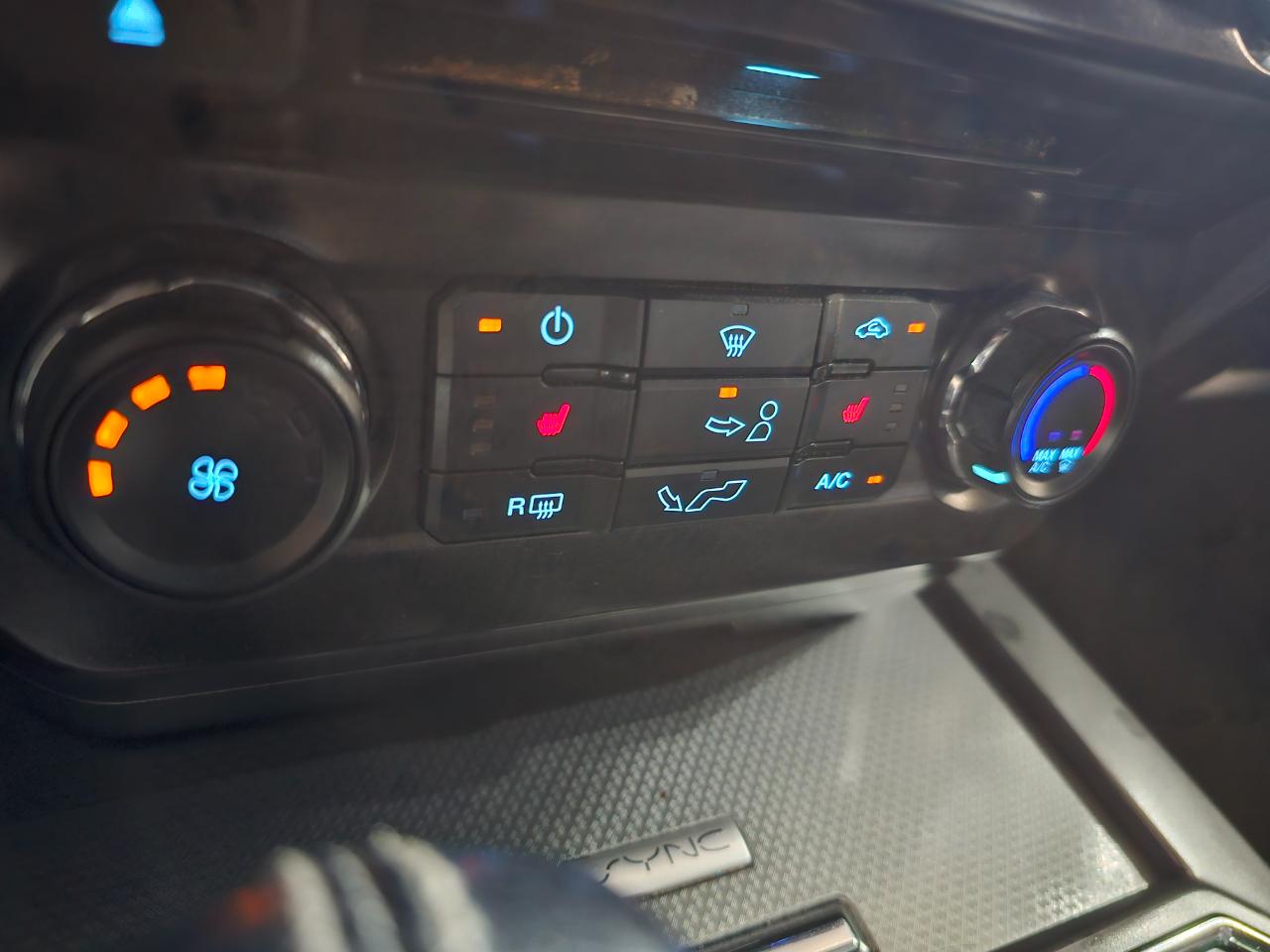 Ford F-150 4WD SuperCrew 145" XLT 2015