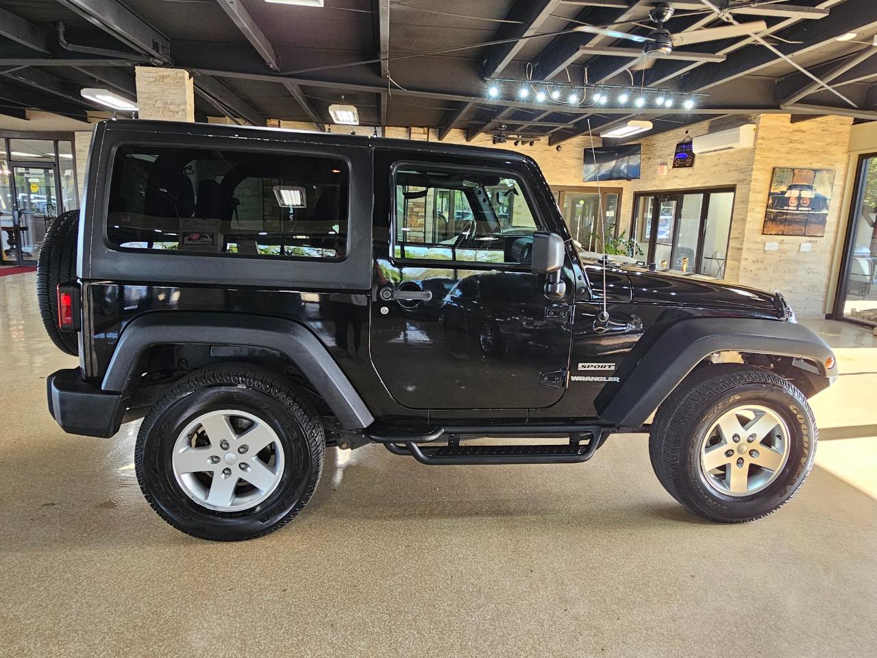 Jeep Wrangler 4WD 2dr Sport 2012