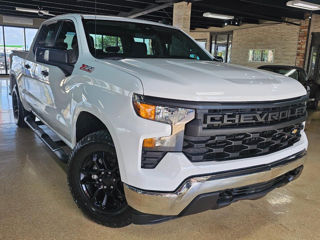 2023 Chevrolet Silverado 1500 4WD Crew Cab 147" Work Truck