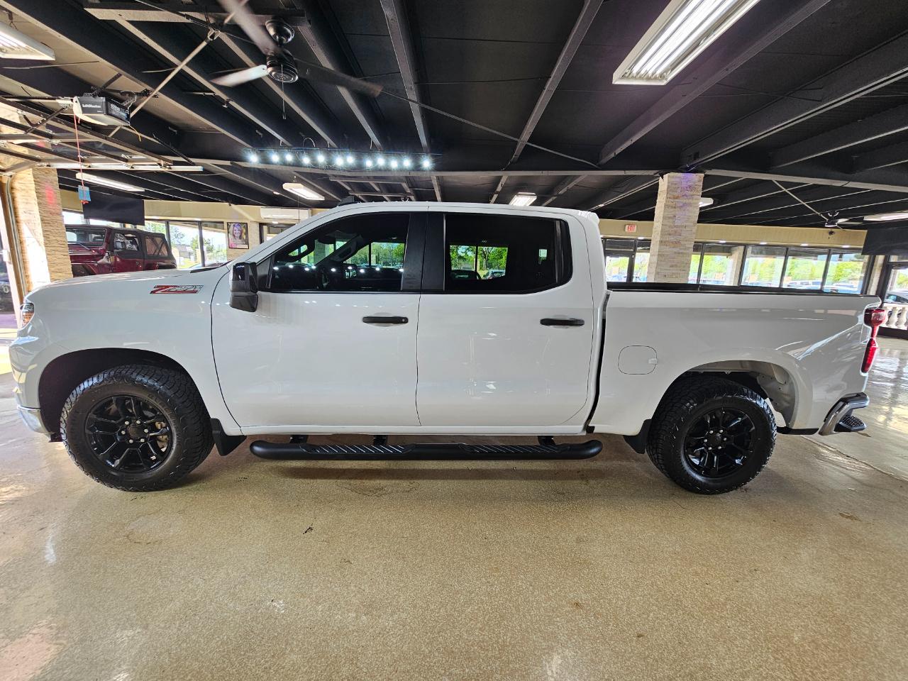 Chevrolet Silverado 1500 4WD Crew Cab 147" Work Truck 2023