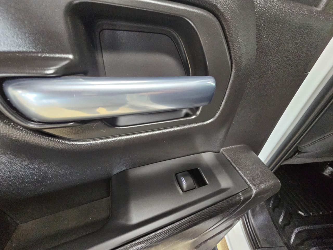 Chevrolet Silverado 1500 4WD Crew Cab 147" Work Truck 2023