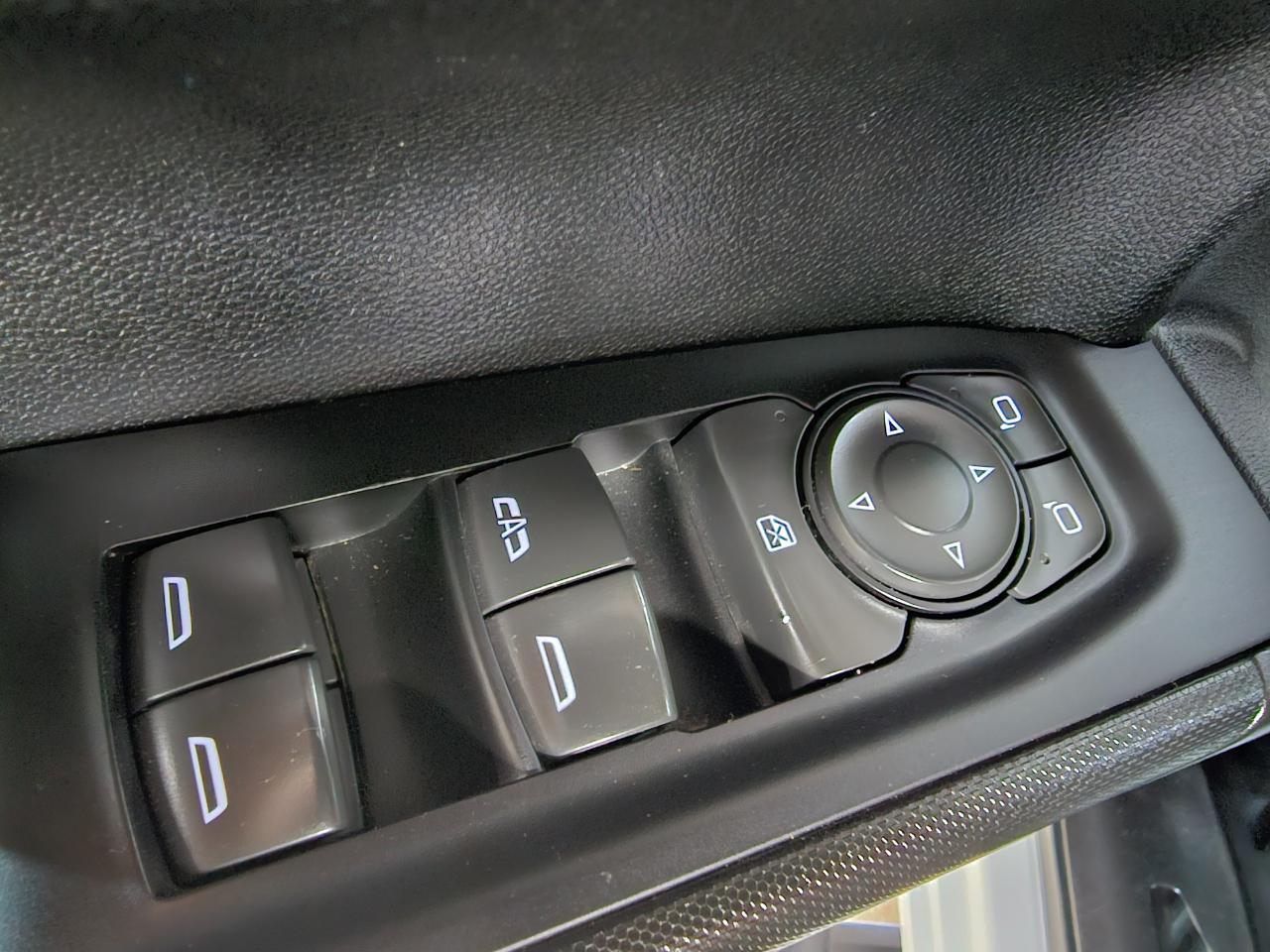 Chevrolet Silverado 1500 4WD Crew Cab 147" Work Truck 2023