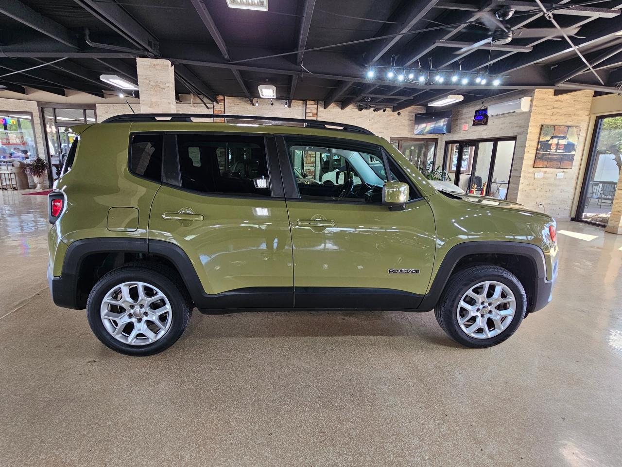 Jeep Renegade 4WD 4dr Latitude 2015
