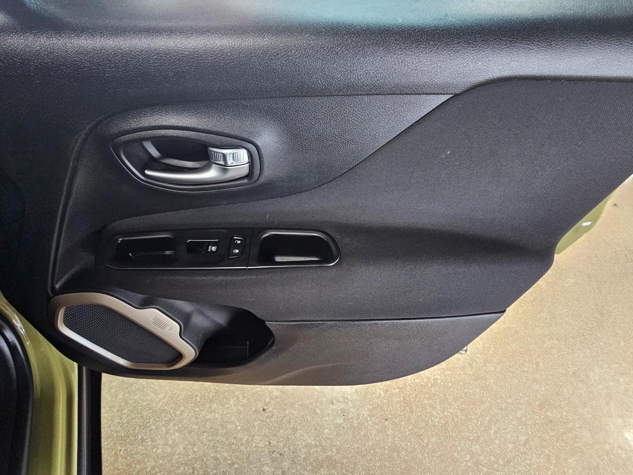 Jeep Renegade 4WD 4dr Latitude 2015