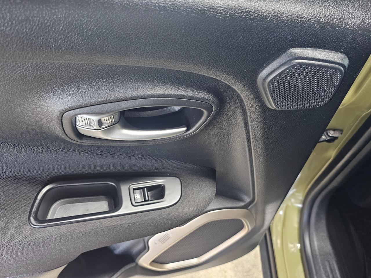 Jeep Renegade 4WD 4dr Latitude 2015