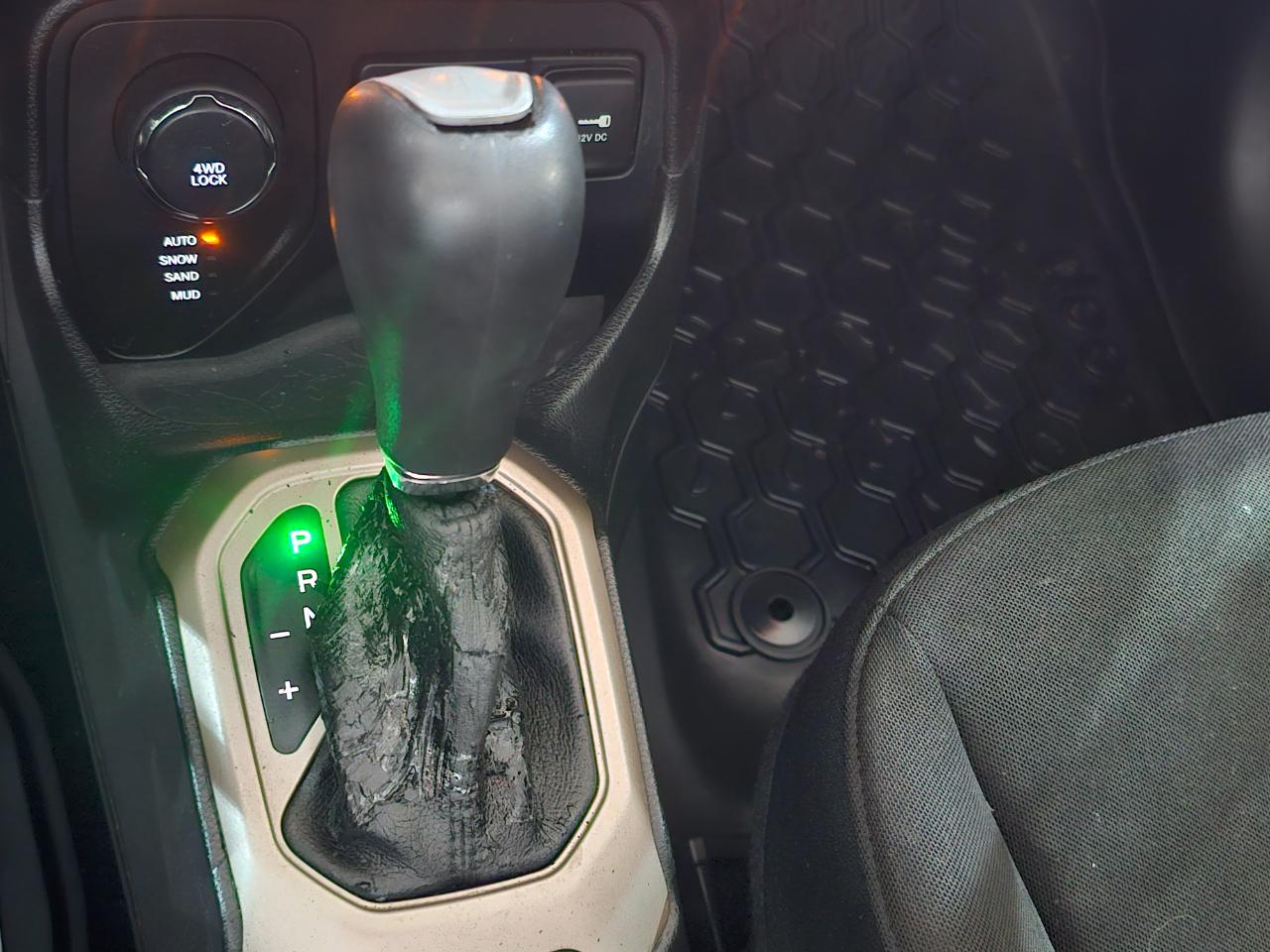 Jeep Renegade 4WD 4dr Latitude 2015