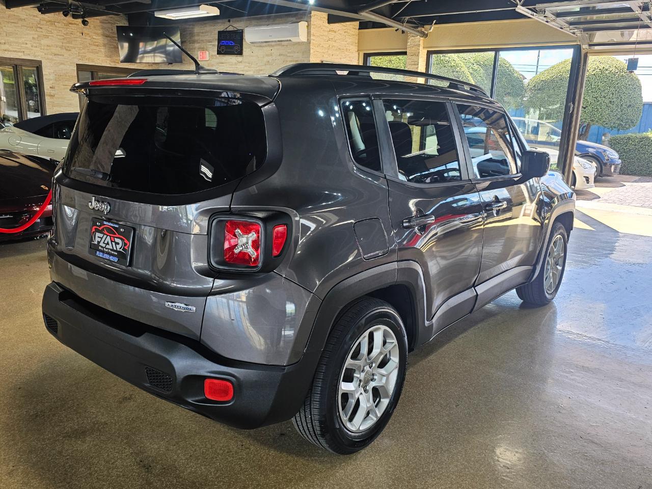 Jeep Renegade FWD 4dr Latitude 2016