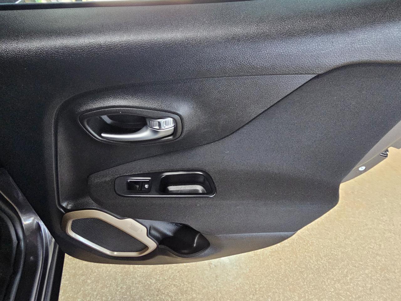 Jeep Renegade FWD 4dr Latitude 2016