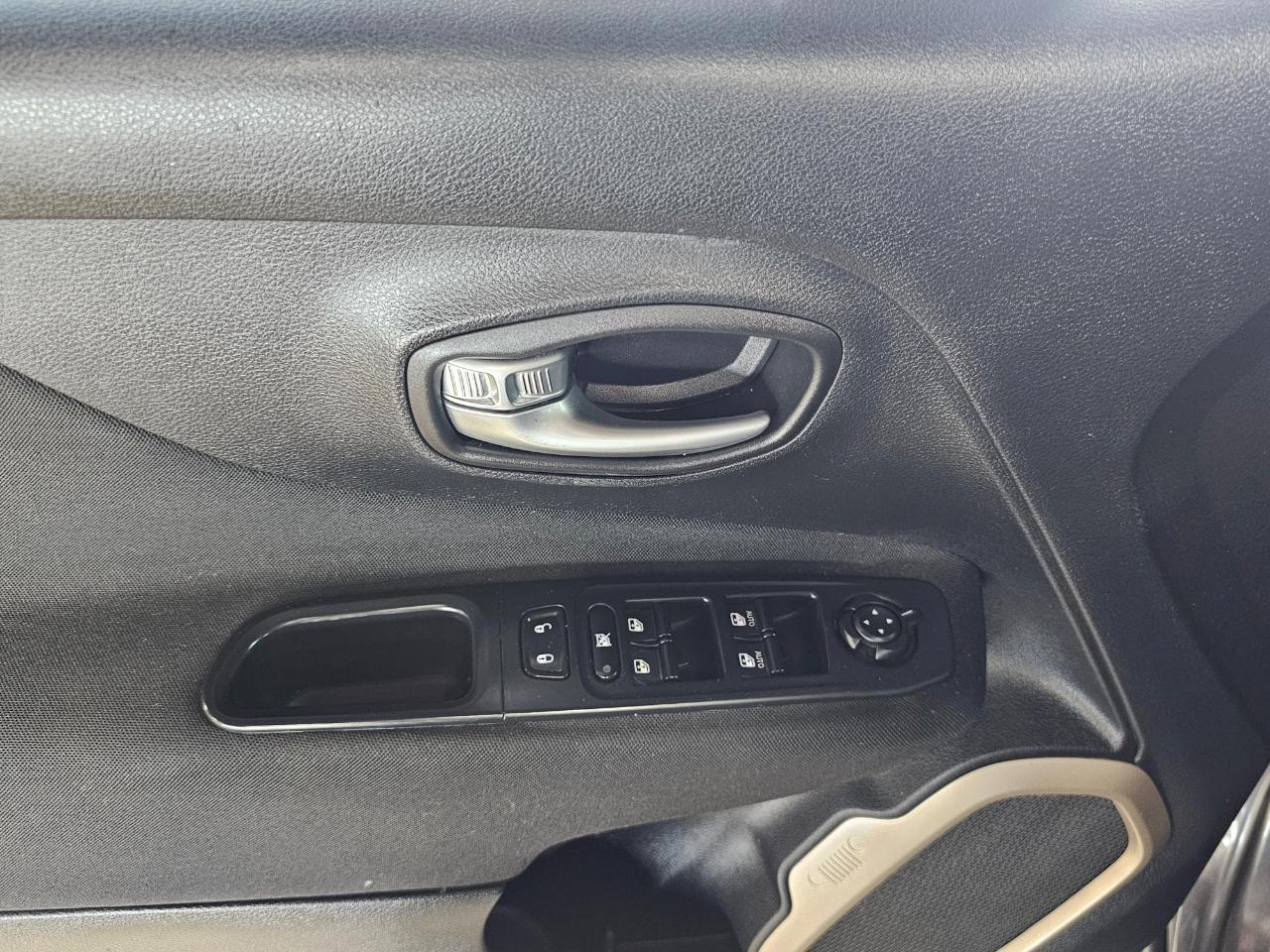 Jeep Renegade FWD 4dr Latitude 2016